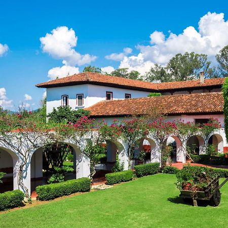 Best Western Plus Posada De Don Vasco Pátzcuaro Exteriér fotografie The Hacienda Santa Barbara