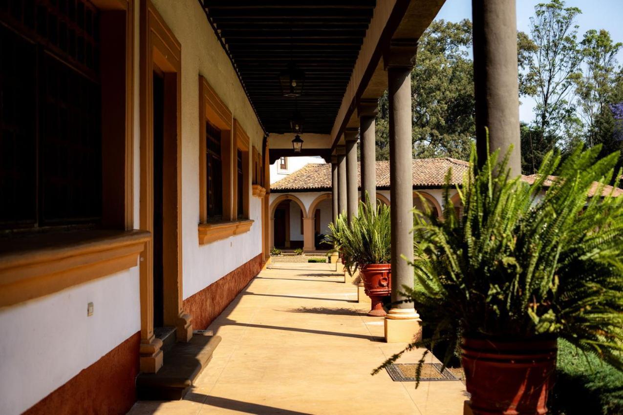 Best Western Plus Posada De Don Vasco Pátzcuaro Exteriér fotografie The Hacienda Nápoles, where Escobar kept his animals
